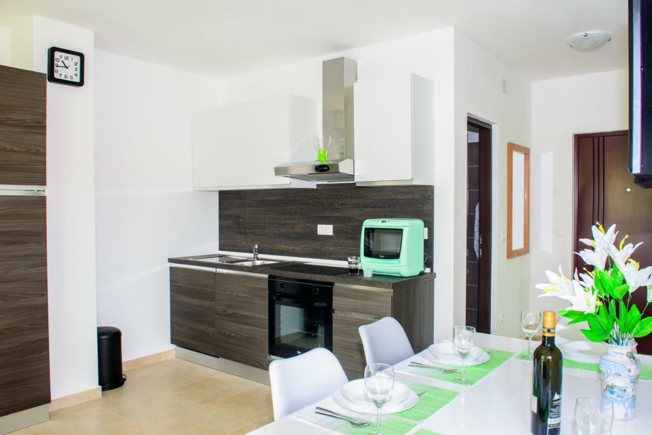 Rose Garden Appartement Privlaka  Buitenkant foto