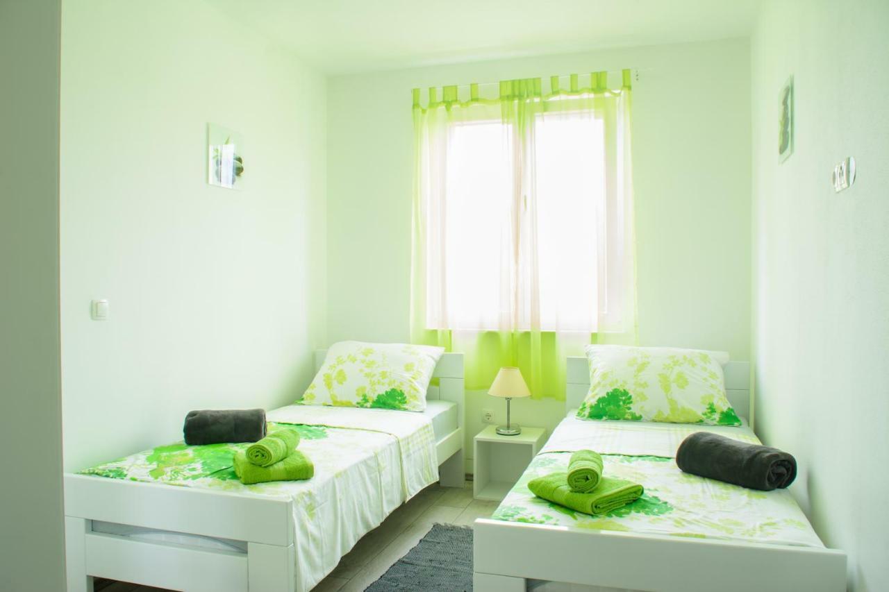 Rose Garden Appartement Privlaka  Buitenkant foto
