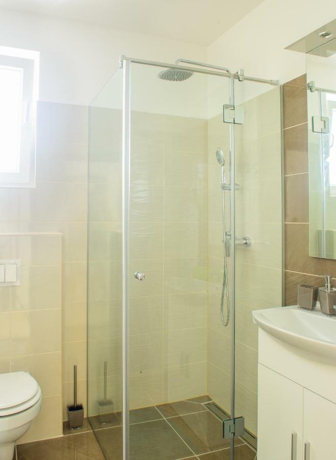 Rose Garden Appartement Privlaka  Buitenkant foto