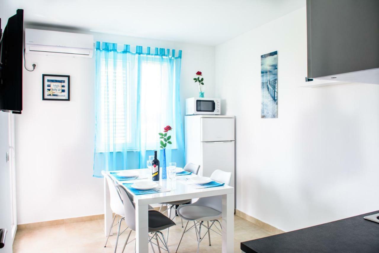 Rose Garden Appartement Privlaka  Buitenkant foto